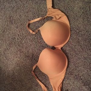 Hardly worn Victoria Secret non push up bra
